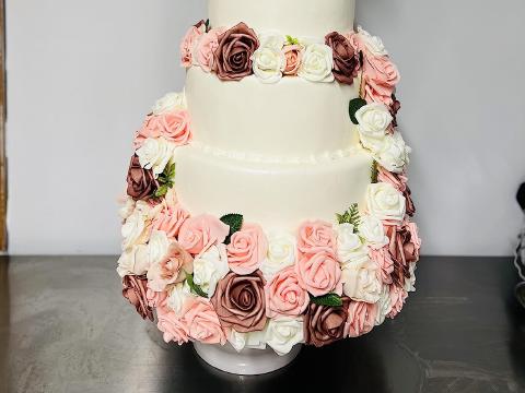 Custom Cut EPS Foam Cake Dummies