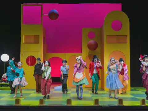 Stage Design With Hollow Foam Spheres